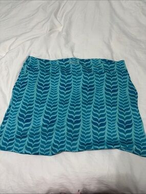 Vineyard Vines Teal and Navy Leaf-Print Skort
